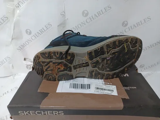 BOXED PAIR OF SKECHERS MENS LACE BOOTS IN NAVY - UK SIZE 10