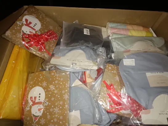 PALLET OF ASSORTED ITEMS TO INCLUDE WILLOW+SIM BABY BIBS, PADDED ENVELOPES AND GIFT BAGS