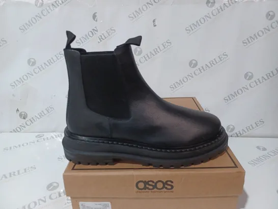 ASOS DESIGN APPRECIATE LEATHER CHELSEA BOOTS - UK 7 