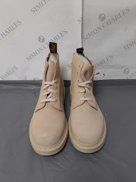 DR MARTENS SUEDE BOOTS CREAM SIZE 8