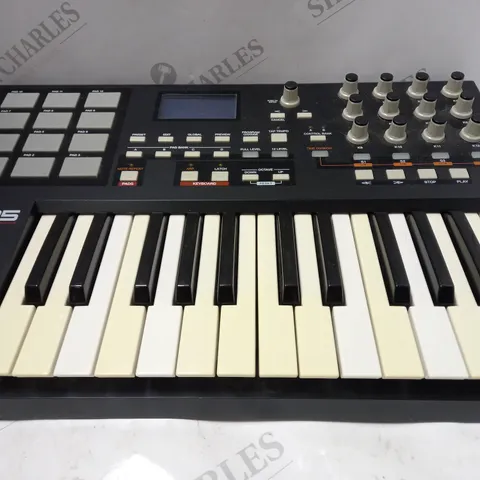 AKAI MPK25 KEYBOARD 