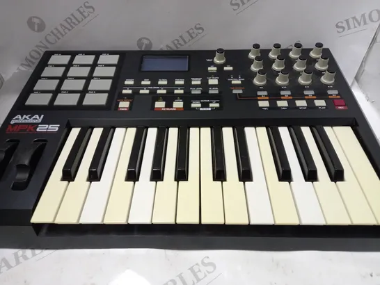 AKAI MPK25 KEYBOARD 