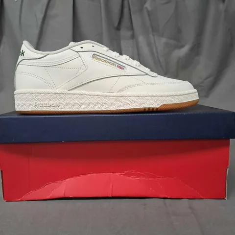 BOXED PAIR OF REEBOK CLUB C 85 MU TENNIS SHOES IN WHITE UK SIZE 7