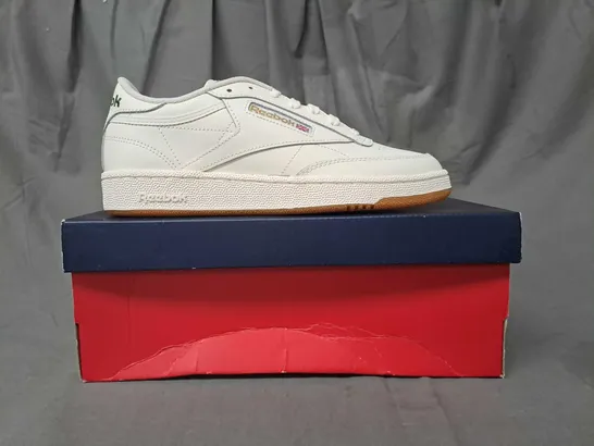 BOXED PAIR OF REEBOK CLUB C 85 MU TENNIS SHOES IN WHITE UK SIZE 7