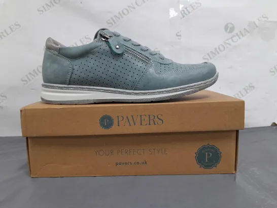 BOXED PAIR OF PAVERS SHOES IN BLUE EU SIZE 40