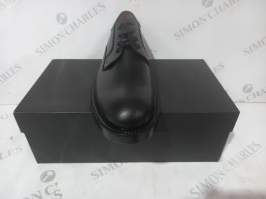 BOXED PAIR OF LANVIN LACE UP SHOES IN BLACK EU SIZE 41