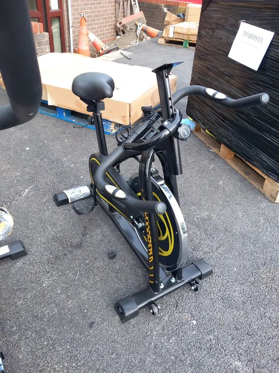 ROTE-8 VB100 SPIN BIKE