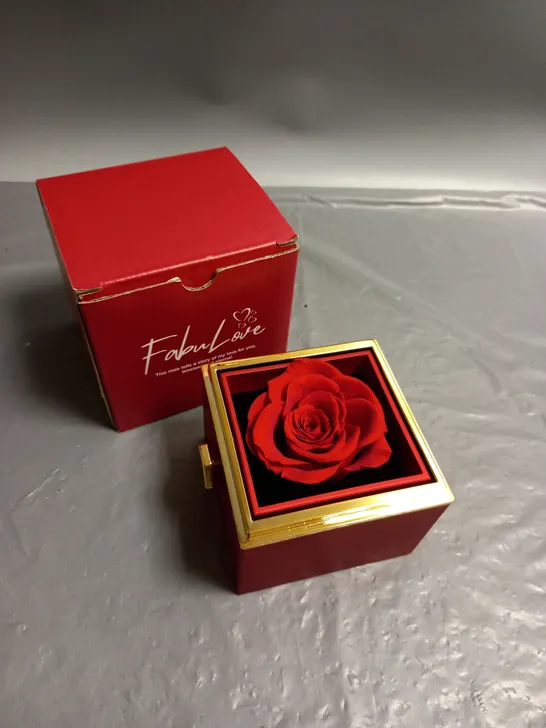 BOXED FABULOVE ROSE AND NECKLACE SET