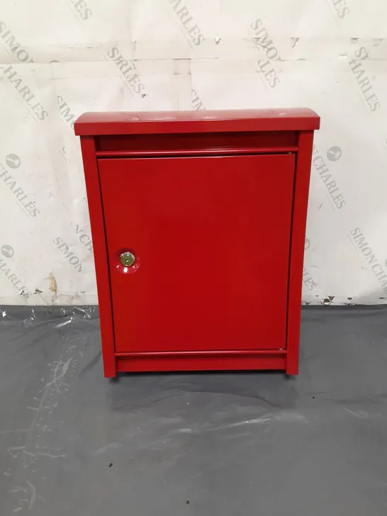 LOCKABLE SMALL POSTBOX IN RED