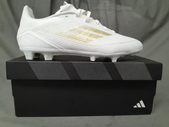 BOXED PAIR OF ADIDAS F50 LEAGUE FOOTBALL BOOTS IN WHITE/GOLD UK SIZE 8