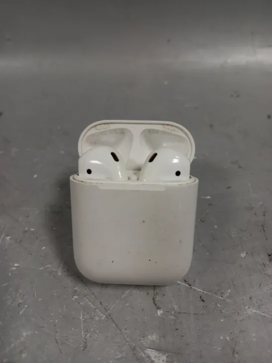 APPLE AIRPODS WITH CHARGING CASE - A1602