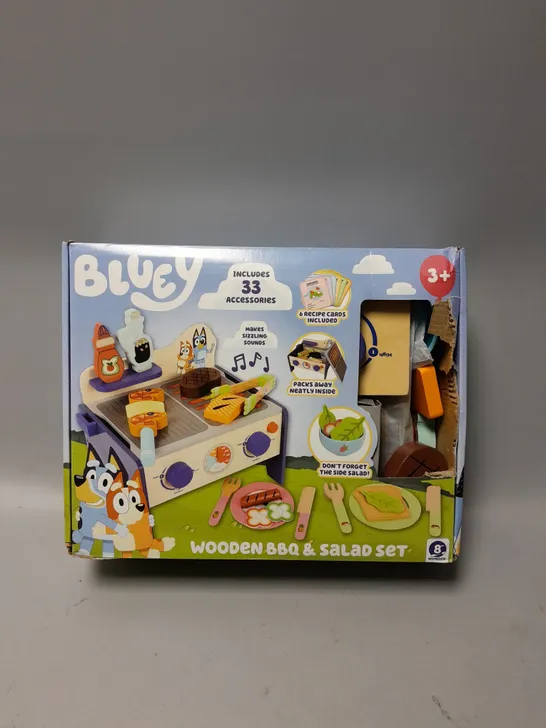 BLUEY WOODEN BBQ AND SALAD SET RRP £29.99