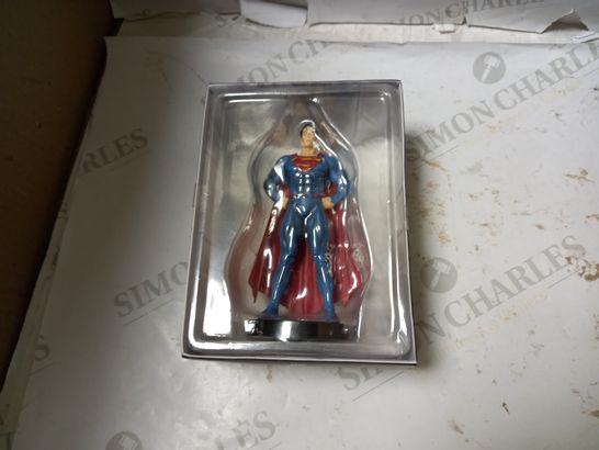 DC SUPERMAN COLLECTABLE 