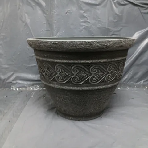 HEART WASHED GRANITE PLANTER 40CM