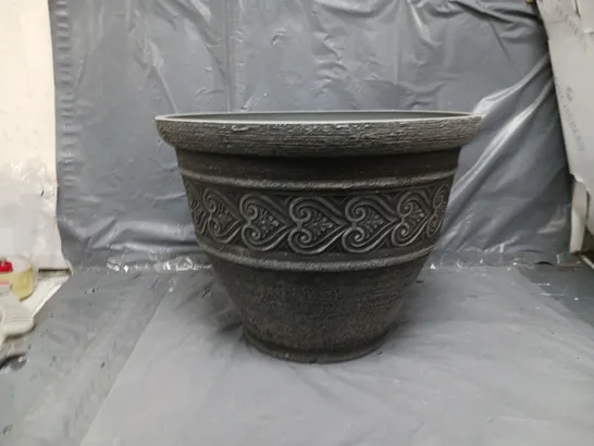 HEART WASHED GRANITE PLANTER 40CM RRP £18.99