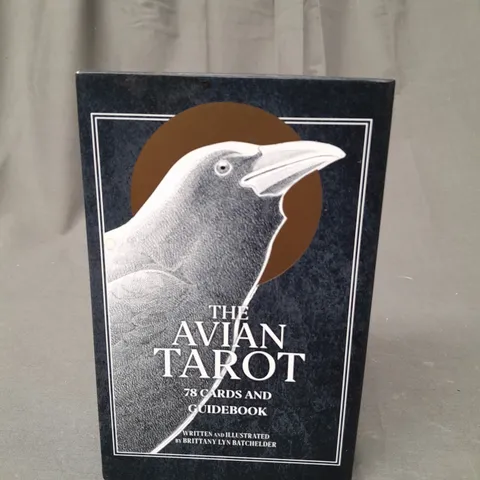 THE AVIAN TAROT- 78 CARDS AND GUIDEBOOK