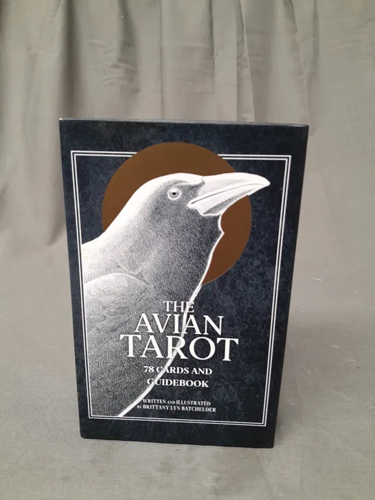 THE AVIAN TAROT- 78 CARDS AND GUIDEBOOK