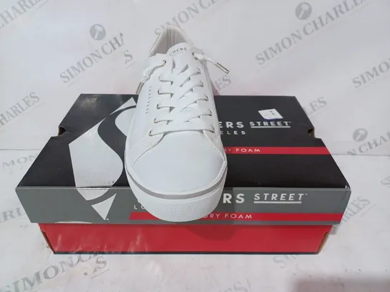 BOXED PAIR OF SKECHERS STREET SHOES IN WHITE UK SIZE 7