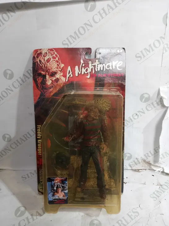 FREDDY KRUEGER ACTION FIGURE NEW 2001 MOVIE MANIACS SERIES 4 MCFARLANE AMRICONS