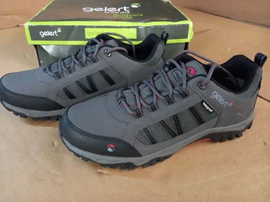 PAIR OF GELERT HORIZON WATERPROOF SHOES - 11 (46)