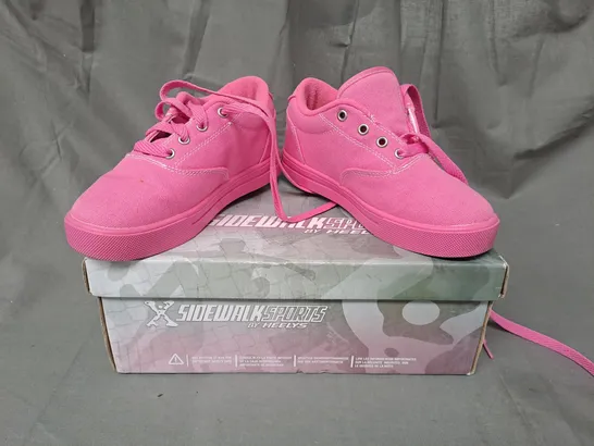 BOXED PAIR OF SIDEWALK SPORTS BY HEELYS IN PINK UK SIZE 2