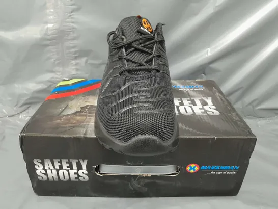 BOXED PAIR OF MARKSMAN SAFETY SHOES IN BLACK UK SIZE 8