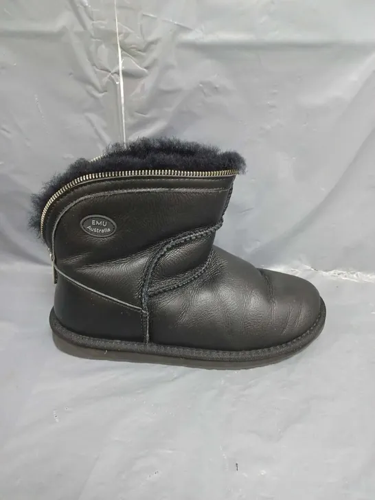 EMU FLEECE LINED BLACK WATER RESISTANT ANKLE BOOTS SIZE 7