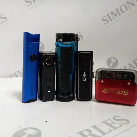 APPROXIMATELY 20 ASSORTED VAPING UNITS TO INCLUDE CALIBURN, VOOPOO VINCI, VOOPOO ARGUS, INNOKIN COOLFIRE Z50 ETC. 