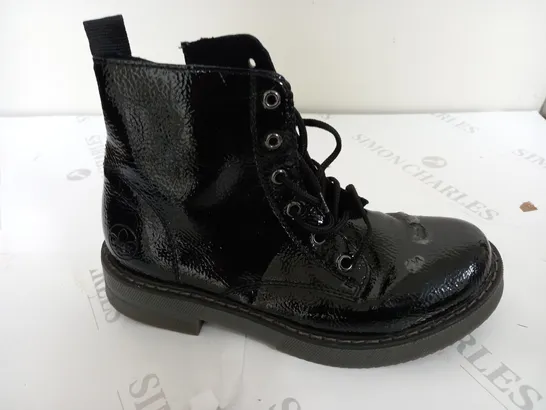 REIKER BLACK LACE UP BOOT SIZE 4