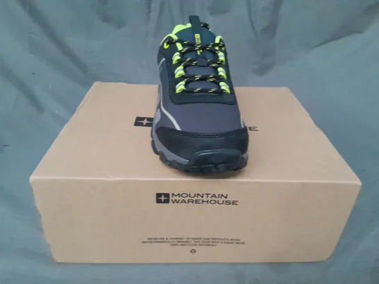 BOXED PAIR OF MOUNTAIN WAREHOUSE SOFTSHELL KID'S WALKING SHOES IN GREY/LIME GREEN UK SIZE 4