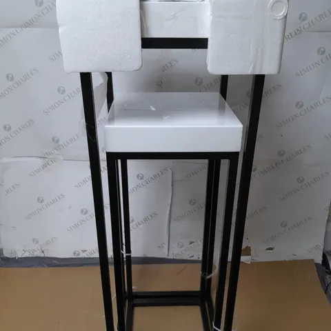 NEST OF 2-PLANT STANDS WITH WHITE GLOSS TOPS