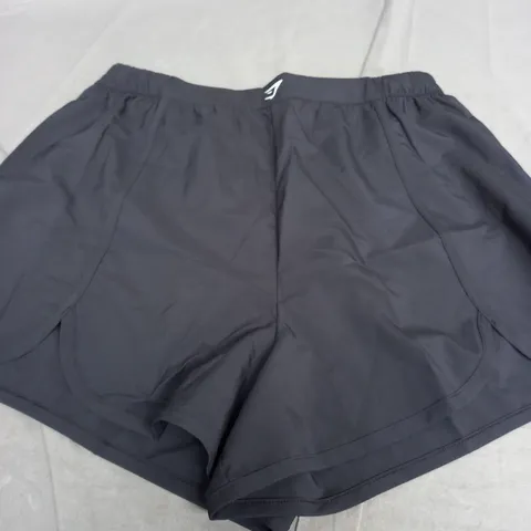 GYMSHARK SCALLOP HEM SHAPED SHORTS IN BLACK - LARGE