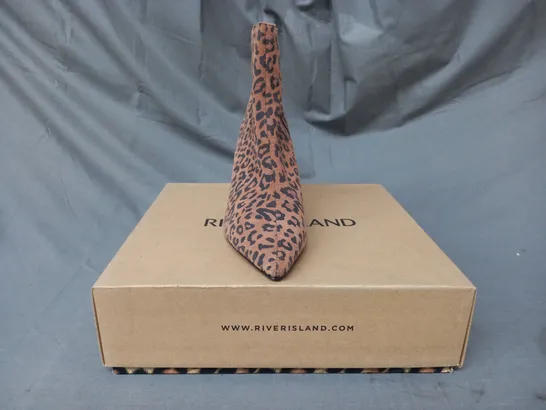 BOXED PAIR OF RIVER ISLAND WIDE FIT SUEDE ANKLE BOOTS IN TAN ANIMAL PRINT UK SIZE 3