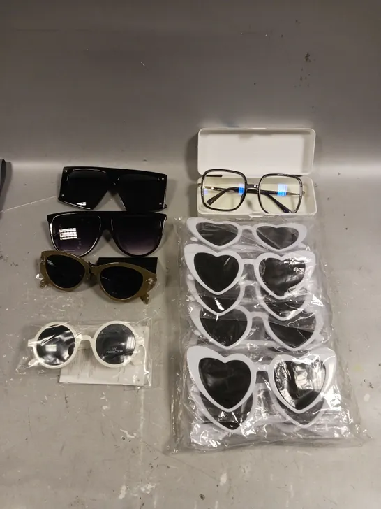 APPROXIMATELY 25 ASSORTED SUNGLASSES/SPECTACLES IN VARIOUS DESIGNS & BRANDS  