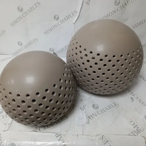 BOXED K BY KELLY HOPPEN SET OF 2 INDOOR OUTDOOR ORBS 25CM AND 30CM