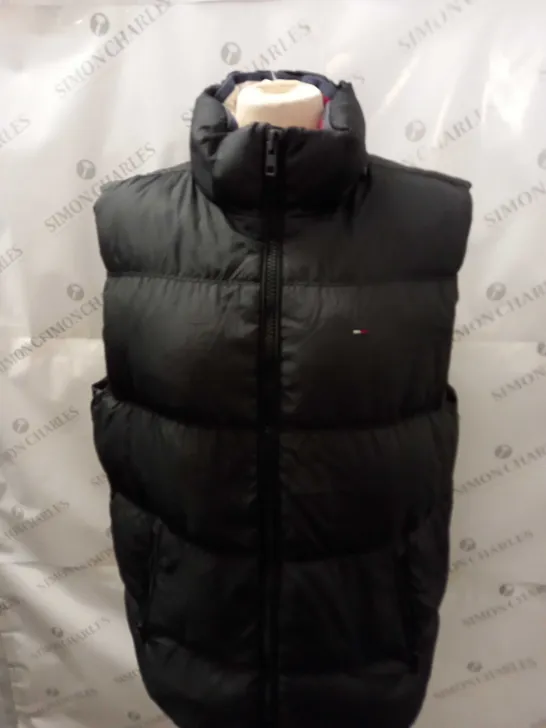 TOMMY HILFIGER BODY WARMER SIZE L