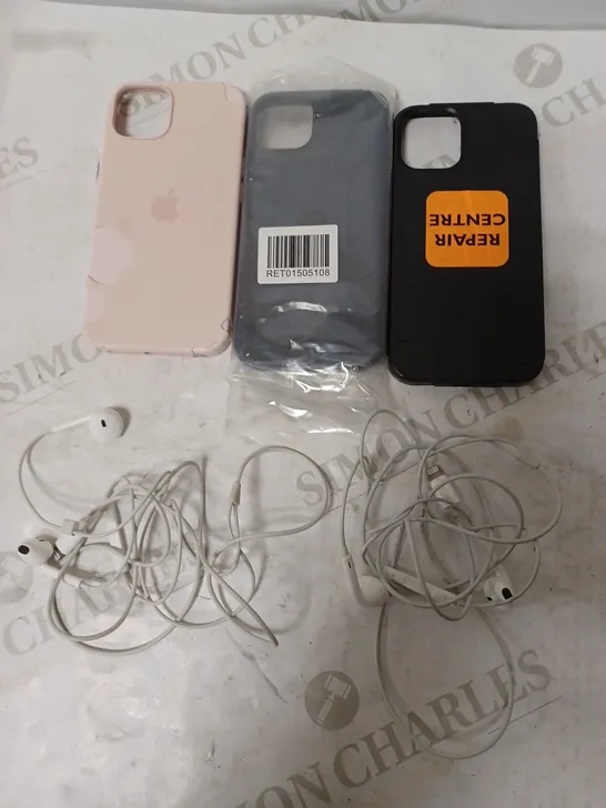 LOT OF APPROX 5 ASSORTED IPHONE ACCESSORIES TO INCLUDE 3 CASES AND 2 LIGHTNING EARPOD SETS