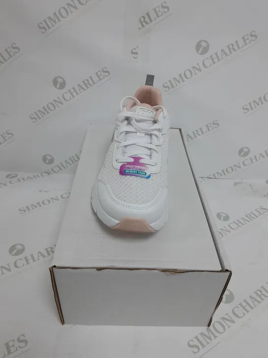 BOXED WHITE SKETCHERS SIZE 4