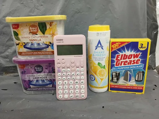 BOX OF APPROXIMATELY 12 ASSORTED ITEMS TO INCLUDE - ELBOW GREASE , CASIO CALULATOR , SHAKE & FRESH ETC