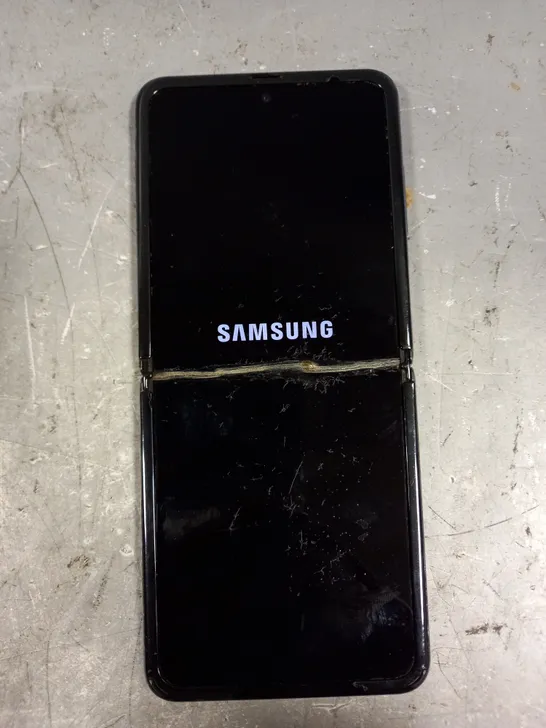 SAMASUNG GALAXY Z FLIP SMARTPHONE 