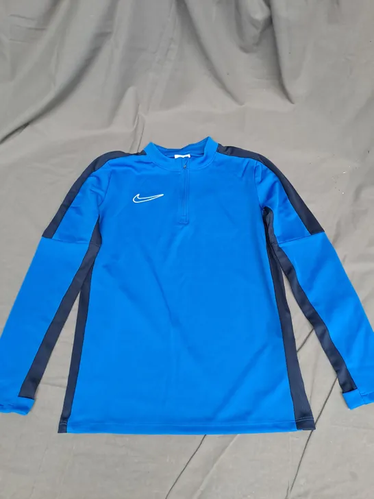 NIKE KIDS FOOTBALL LONG SLEEVE 1/4 ZIP TOP IN BLUE/BLACK SIZE S