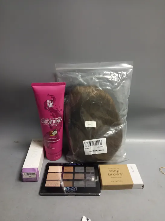 BOX OF APPROXIMATELY 20 COSMETIC ITEMS TO INCLUDE - HAIR CARE - PERSONAL CARE - MAKE-UP ETC 