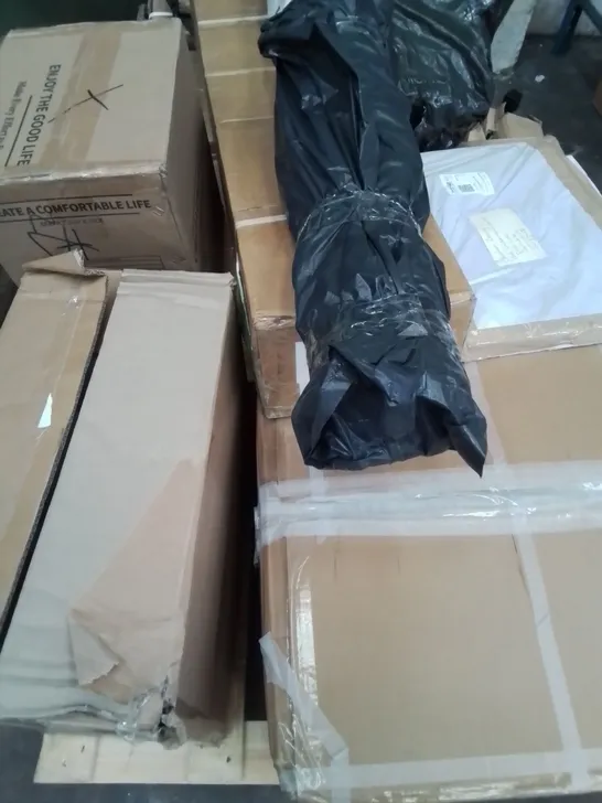 PALLET OF APPROXIMATELY 8 ASSORTED ITEMS TO INCLUDE - ICE MAKER , STORAGE SLEEVE , ARMCHAIR ETC