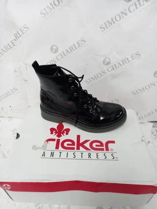 REIKER BLACK LACE UP BOOT SIZE 4- BOXED 