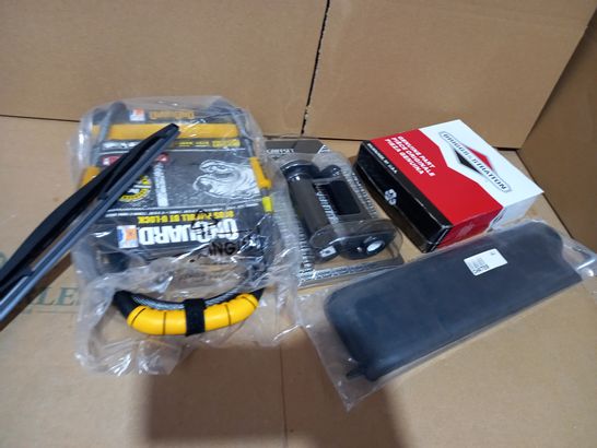 LOT OF APPROXIMATELY 5 ASSORTED VEHICLE PARTS/ITEMS TO INCLUDE U-LOCK, GRIP SET, DESIGNER WIPER, ETC