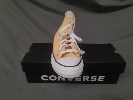 BOXED PAIR OF CONVERSE SHOES IN CUSTARD YELLOW UK SIZE 6.5