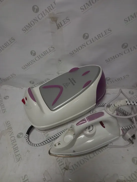 MORPHY RICHARDS JET STEAM GENERATOR IRON PINK/WHITE