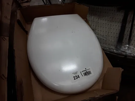 TOILET SEAT