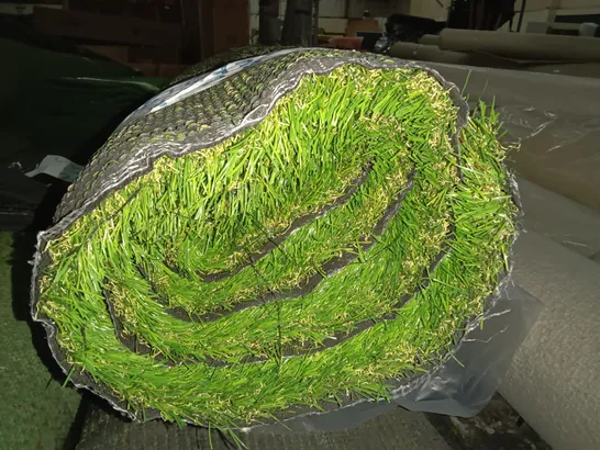 ROLL OF ARTIFICIAL GRASS - 2X2M