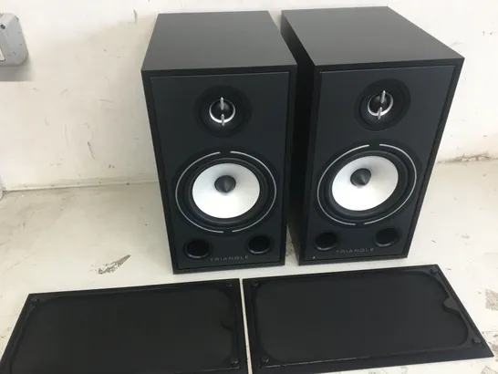 BOXED PAIR OF TRIANGLE BOREA BR03 BOOKSHELF LOUDSPEAKERS